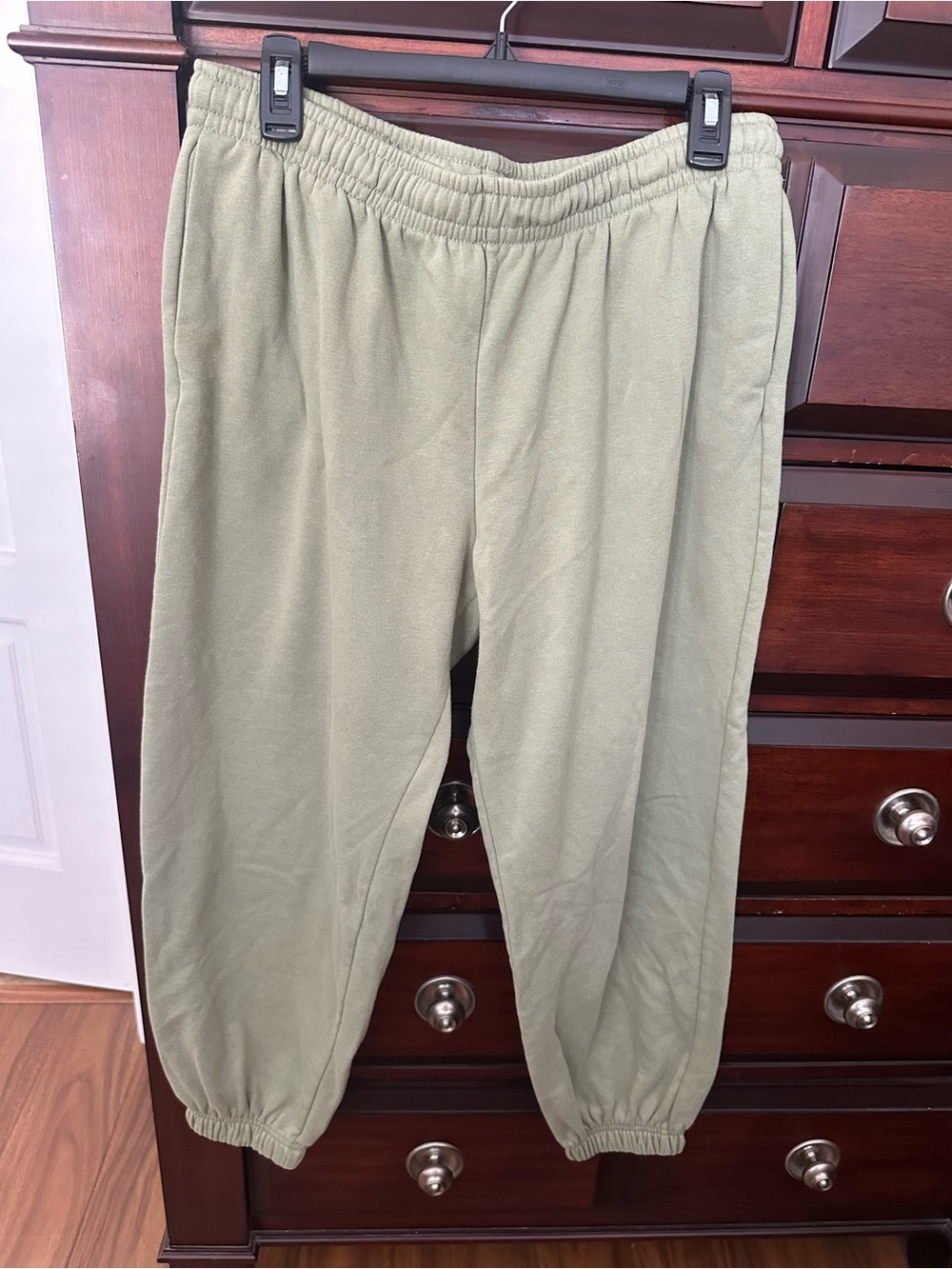 H & M Divided Sz Medium Wonens Sage Green Relaxed Jogger Sweatpants